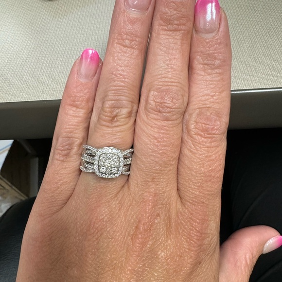 Wedding ring and jacket - Picture 5 of 6